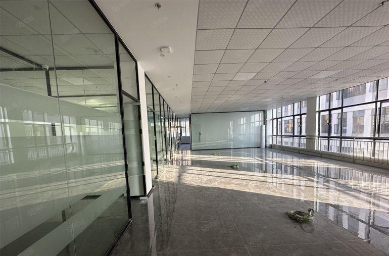 10块！原房东全新装修三楼一千平可分租五百带装修厂房低价出租