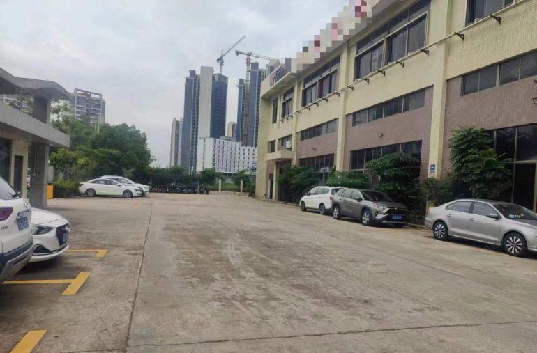 低价仲恺陈江中心位置一楼2000平方滴水8带装修厂房大小可分