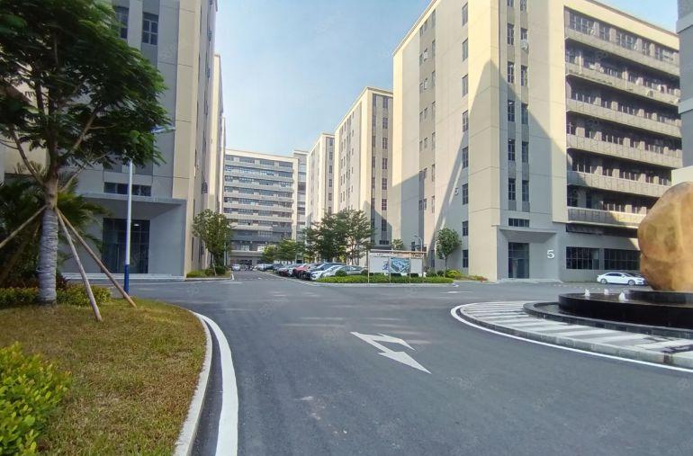 10元一楼厂房出租 1100平方带牛角位层高7米水电已到车间