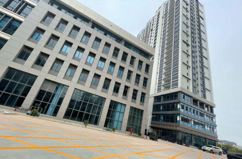 低价出租！仲恺区惠台工业区原房东自有厂房8万平方厂房出租可分