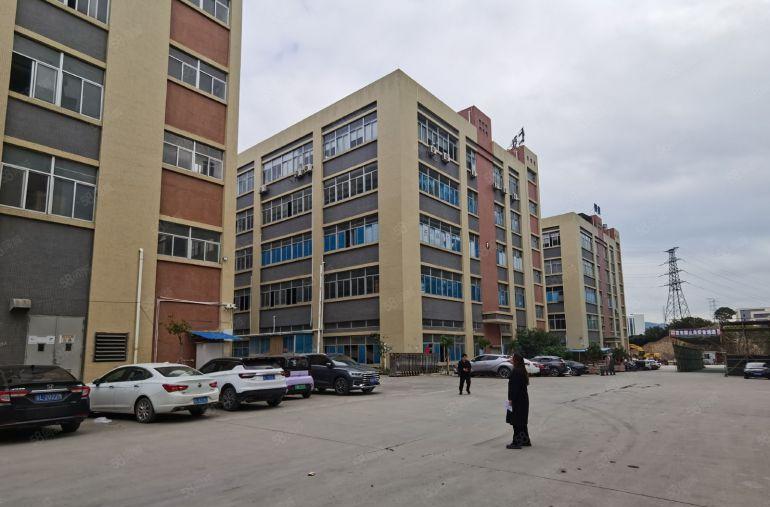 成熟工业区一二楼共3600平方厂房 有现成装修500起租