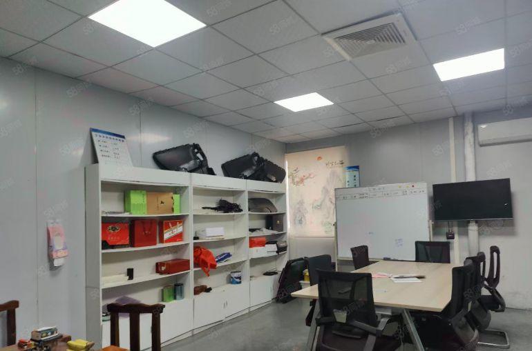 一楼9米高钢构厂房原房东1500平厂房出租，位于惠州仲恺陈江