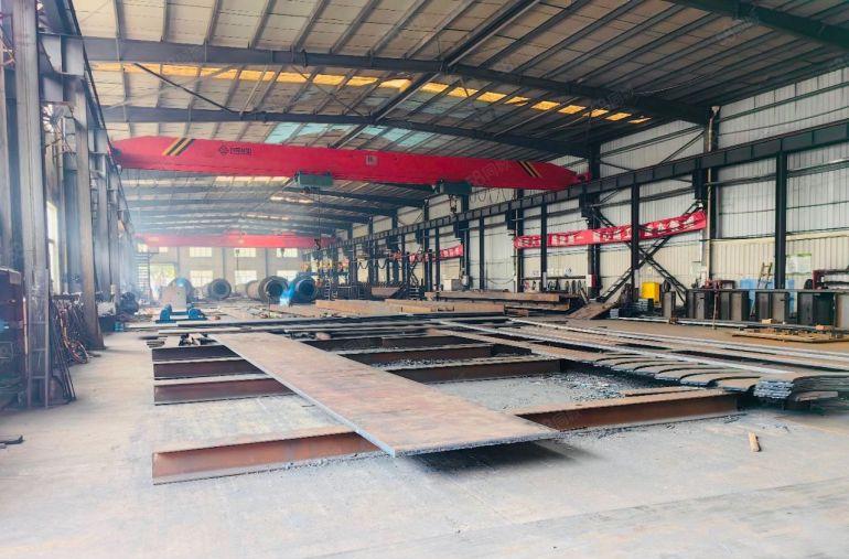 滴水9米钢构厂房，15吨航车免费用，原房东厂房出租，已空置