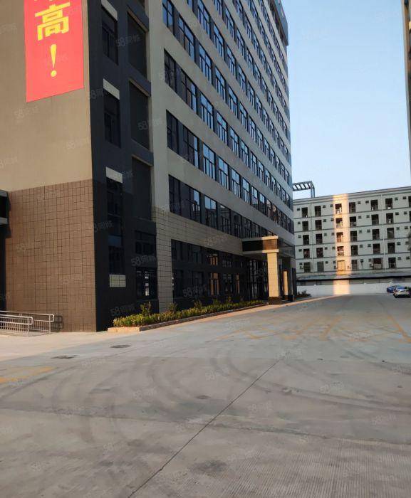 仲恺全新厂房单层面积1600两边三吨货梯一吨客梯 可对半分租