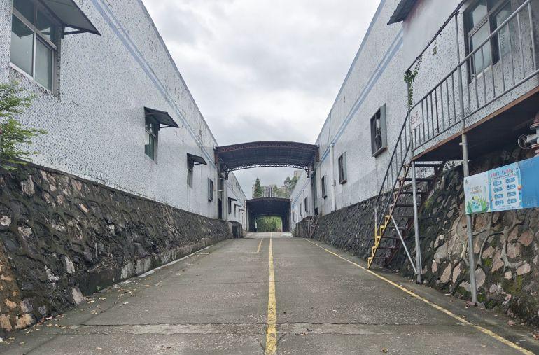 主干大道边独院钢构22000平方大小分租滴水6米有消防喷淋