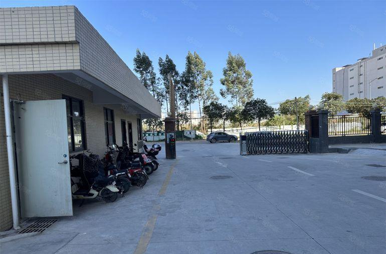 10块！原房东全新装修三楼一千平可分租五百带装修厂房低价出租