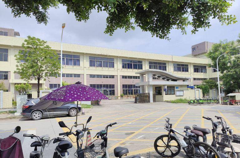 低价仲恺高速出口附近独院10000平方厂房出租一楼带行车