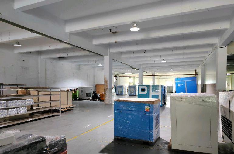 厂房全部在底楼，方便车辆进出。