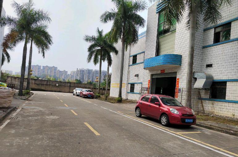 厂房全部在底楼，方便车辆进出。