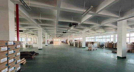 深圳宝安 龙华大浪颐丰华工业园附近5000㎡ 厂房租售层高4米 跨度15米 配电360KVA 独院天车10吨 可环评 可分租