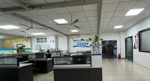 深圳龙华地铁口2400㎡ 厂房出租 可环评 可分租