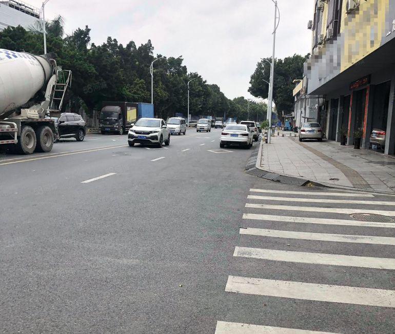 南城石鼓大龙路工业园标准厂房出租！现成装修大空地