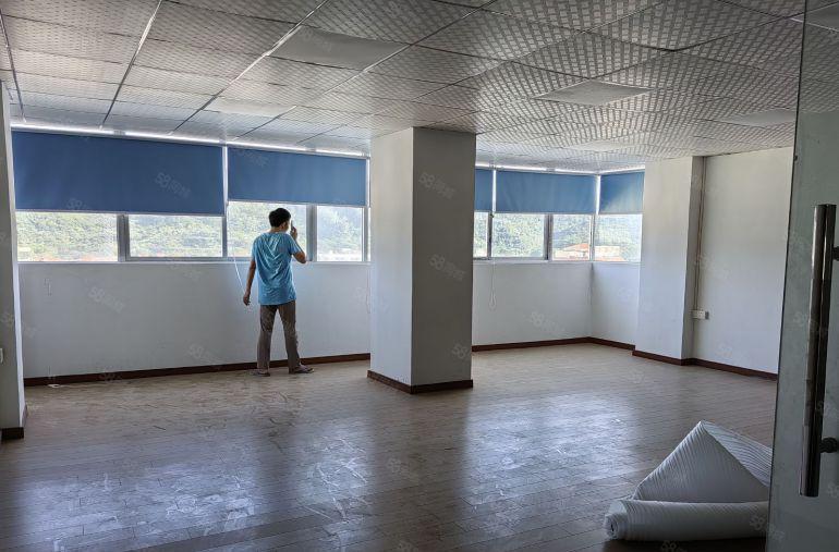 东城立新西平附近厂房出租600平方，1000平方，2300平