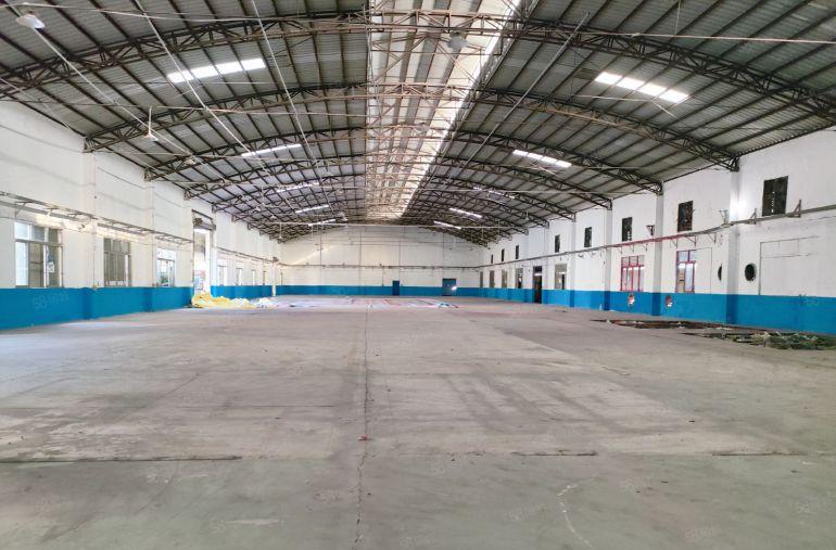 东城新出原房东独院单一层3300低价出租，大小可分，超大空地