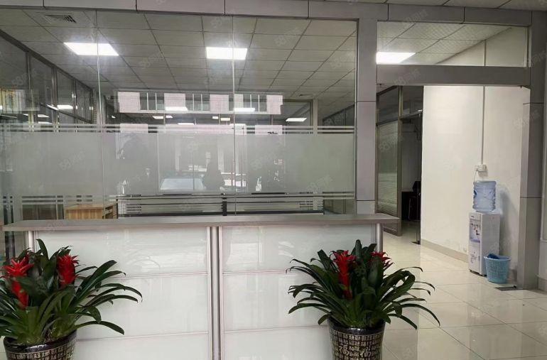 新现空出重工业厂房，高度六米有航车，一楼精装修1200平