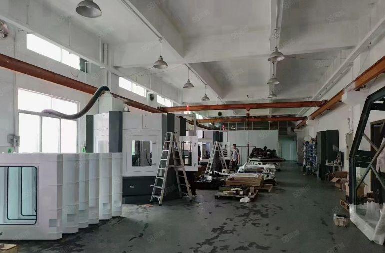 长安带航车一楼精装修2000平，大气前台办公室，水电齐全