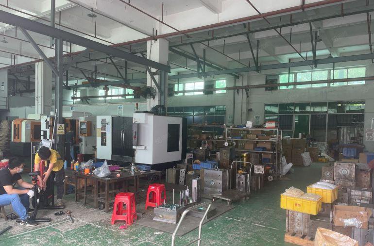 常平工业聚集区新出原房东一楼1300平，现成装修无转让费低价