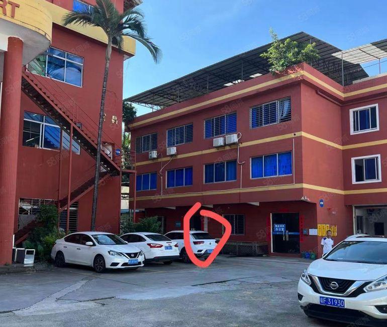 宝屯园区一楼200平带办公室卫生间