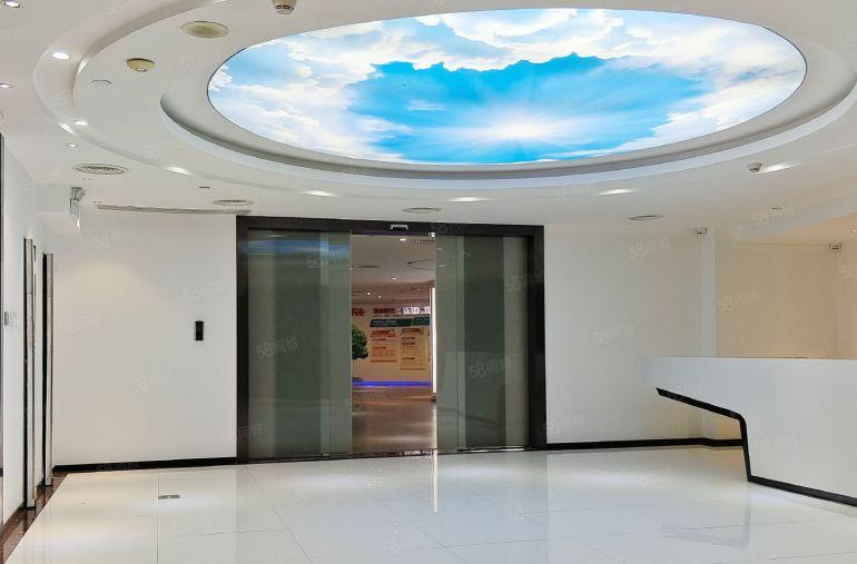 东莞市厚街镇豪装厂房出租，无需转让费，周边环境好，停车方便。