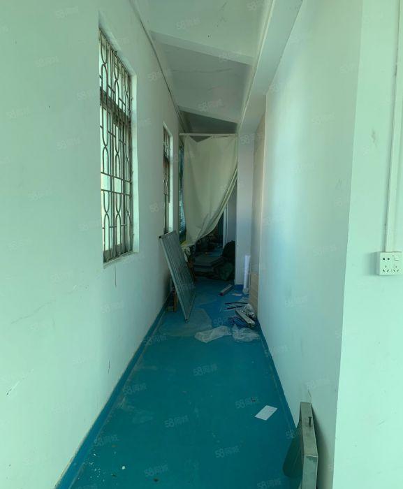 宝屯小面积250平两吨电梯两卫生间