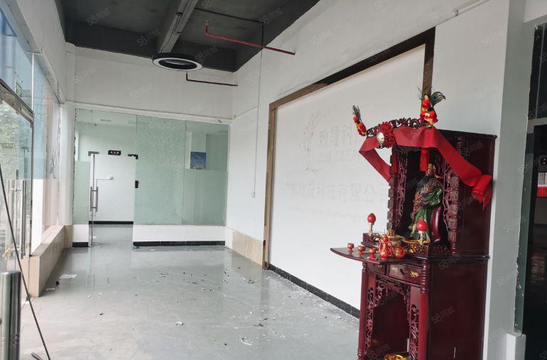 厚街精装修一楼1500平方低价厂房出租，现成办公室地坪漆