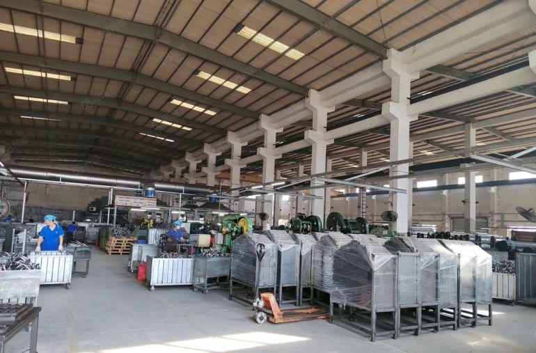 占地5250方，厂房4600方，砖墙到顶独门独院原房东8米