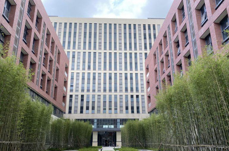 塘厦全新高端厂房，人货车三分流花园式园区，可办环评，大坪高速