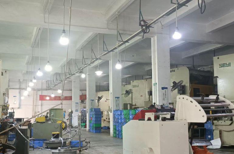 塘厦清湖头独院7800平大小可分租现成装修主线到车间空地大