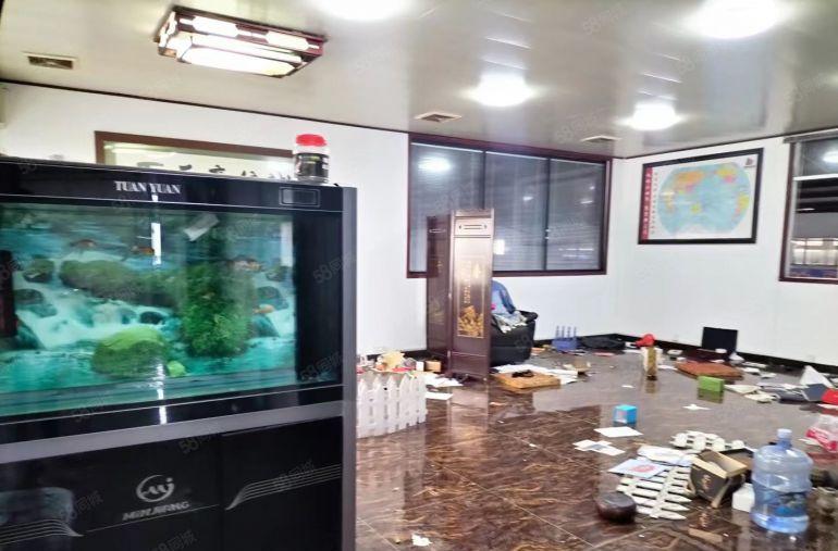 塘厦田心单一层8米高2200平独院仓库厂房出租，带豪华装修