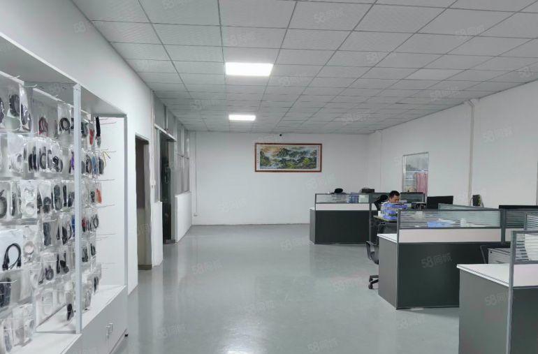 塘厦田心新空楼上洁净装修厂房980平，原房东出租 水电齐全