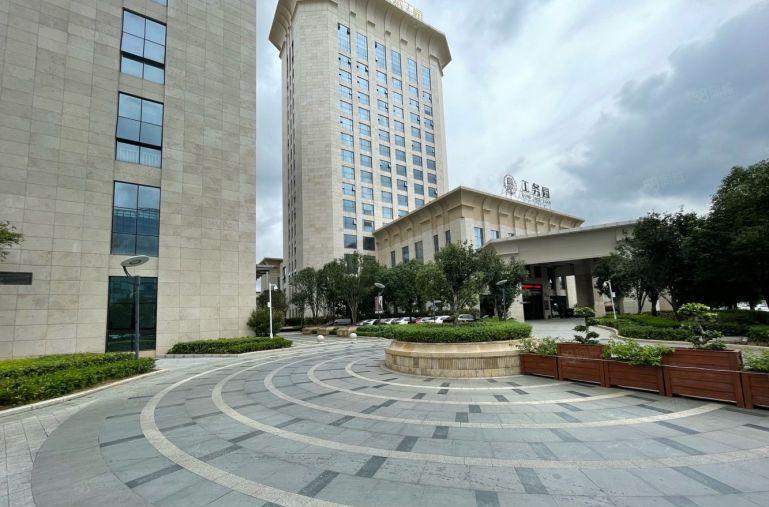 深外环高速口3900平拎包入驻！带中央空调地坪漆办公室