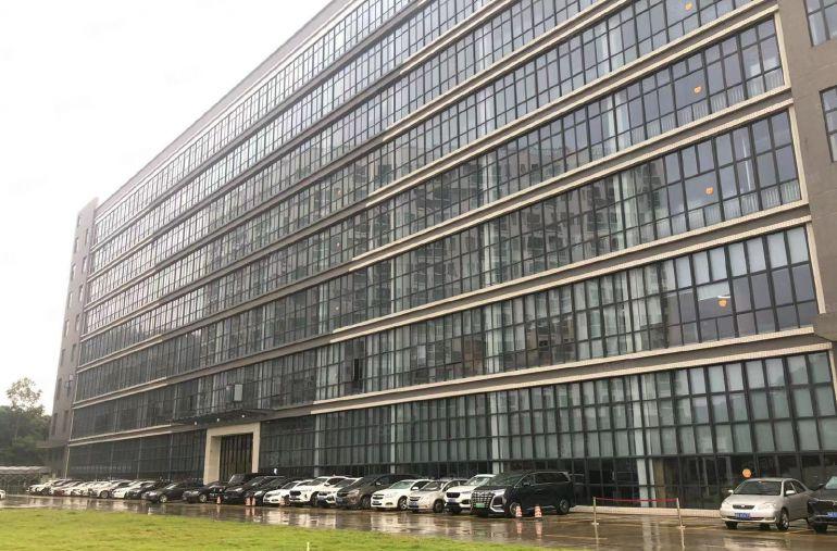 塘厦大坪靠观澜新出楼上5200平形象好厂房仓库出租，大小分租