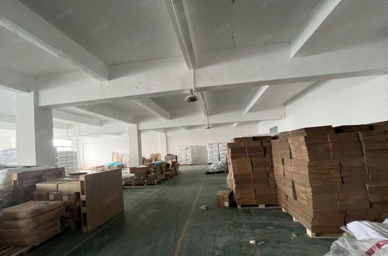 塘厦莲湖三层独院5300平标准厂房出租，周边人气旺，好招工