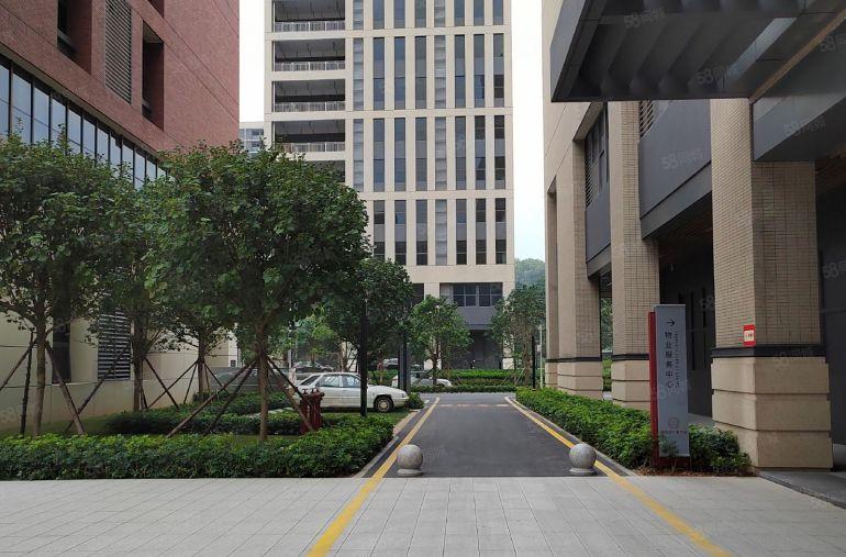 塘厦科苑城全新标准厂房带现成二次消防水磨石地面866平方出租