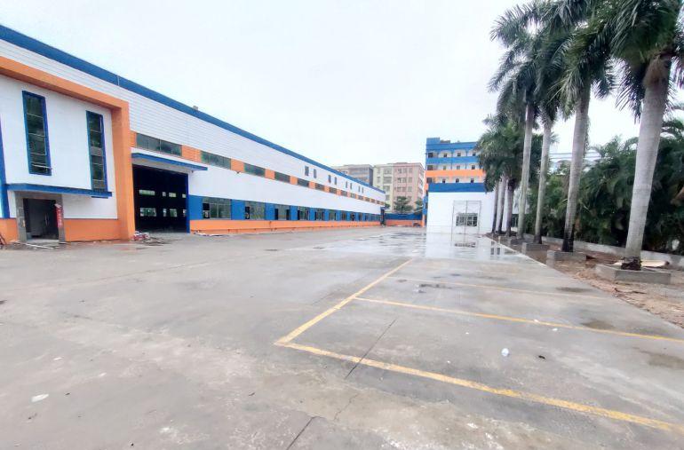 寮步10米高钢构独院11000平米单一层厂房低价出租有牛腿