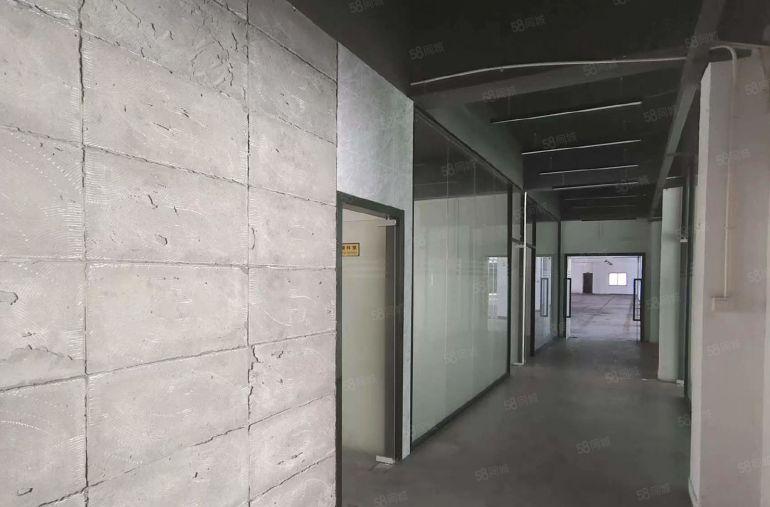 寮步凫山一楼1600平方厂房出租，现成办公室装修车间水电齐全