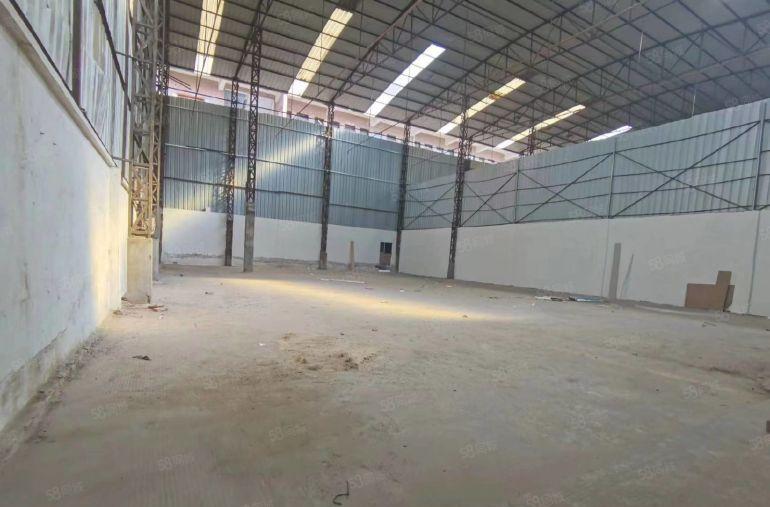 580平钢构，马路边，进出方便，可当门面，汽修优选。