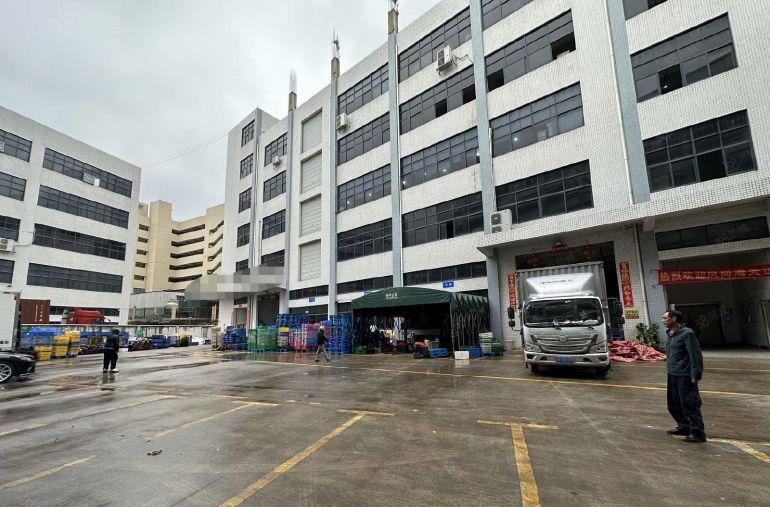 靠近观澜5500平米独院厂房）凤岗新出原房东独院厂房出租