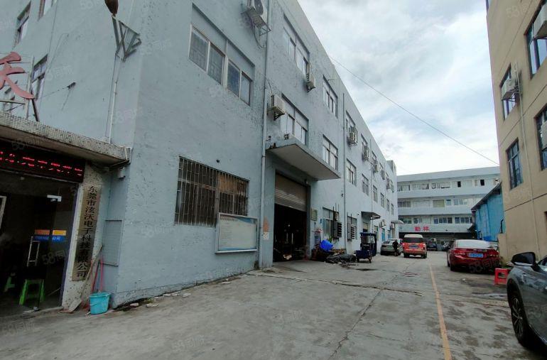 凤岗雁田3楼1350平厂房出租，精装修办公室，好招工