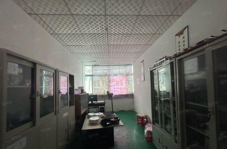 （厂房出租）凤岗油甘埔二楼三楼各1650平现成注塑模具环评