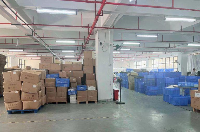 2000平方米带装修厂房！凤岗官井头原房东工业园三楼厂房出租