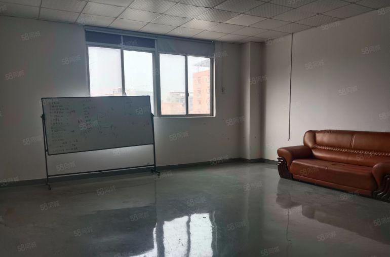 凤岗天堂围新出原房东标准厂房四楼1000平出租，带办公室装修