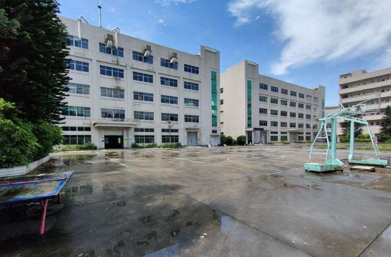 凤岗原房东独院22000平，可分成两个独院，也可分租楼上