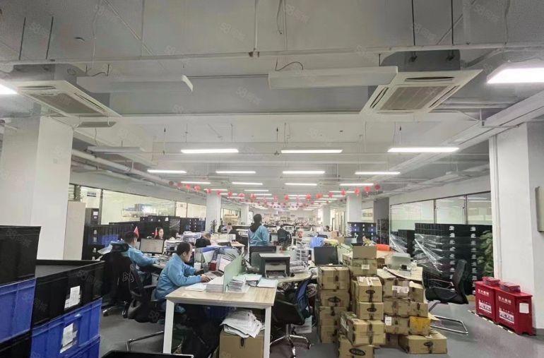 13元凤岗五联豪装2200平免转让费原房东厂房仓库低价出租