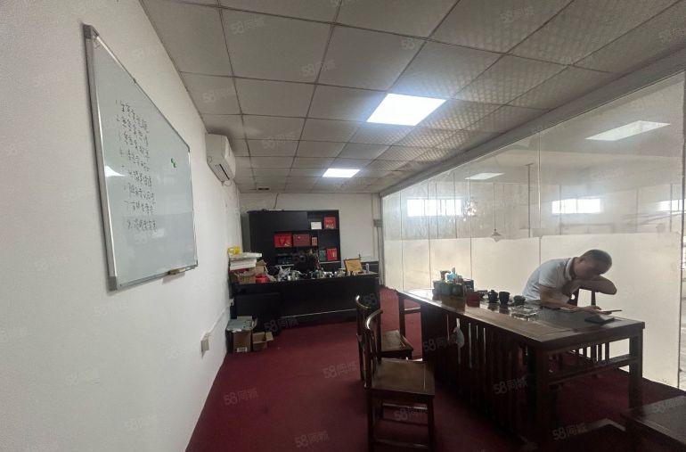 凤岗雁田一楼原房东模具注塑厂房低价出租空地大可装峰谷表