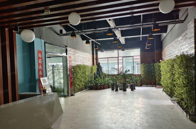 凤岗五联楼上1360平厂房出租低价16元豪华装修