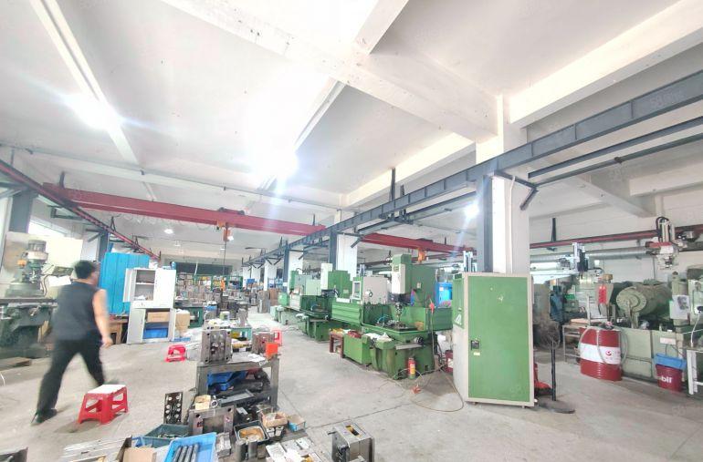 房东降价了！凤岗五联标准一楼带航车1500平米厂房出租