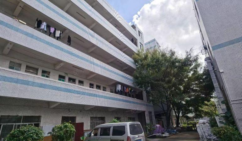 凤岗五联新出原房东独门独院7500平厂房仓库出租，交通便利