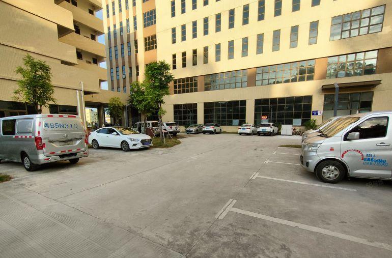 16块起租凤岗靠观澜牛湖交界原房东全新独院8500平，可分租