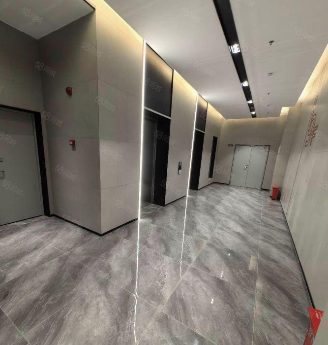 凤岗雁田新出1800平全新厂房出租园区环境好 有 卸货平台